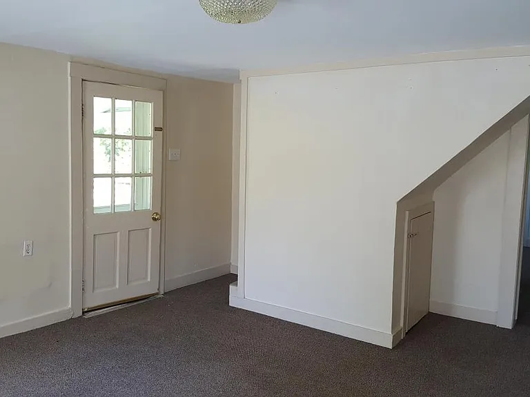 2071 Hudson Rd — Photo 7