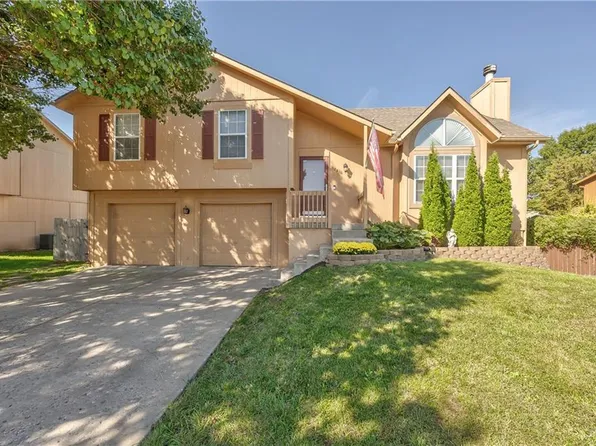 17310 S Ingrid St, Gardner, KS 66030