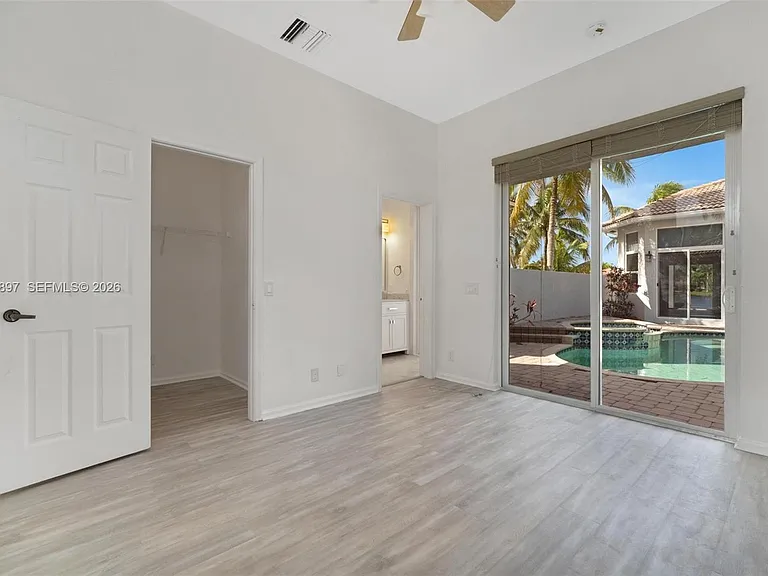 1666 Victoria Pointe Cir — Photo 55