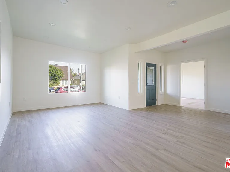 2896 W 14th St — Photo 5