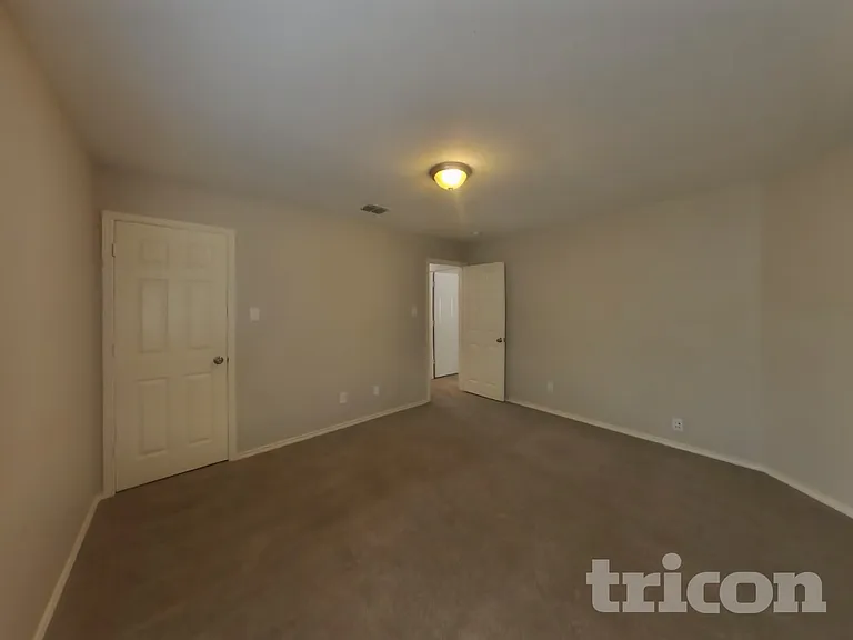 10411 Trotters Bay — Photo 13