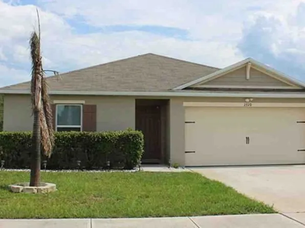 2720 Grand Central Ave, Tavares, FL 32778