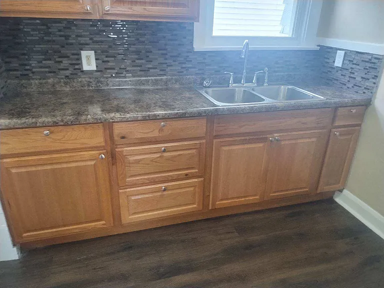 531 E Oakland St — Photo 9