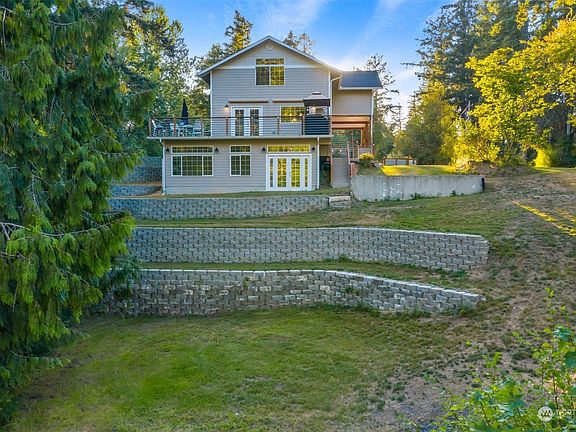 View from dock w/ 200+ feet of waterfront on Big Fish Trap Inlet.>