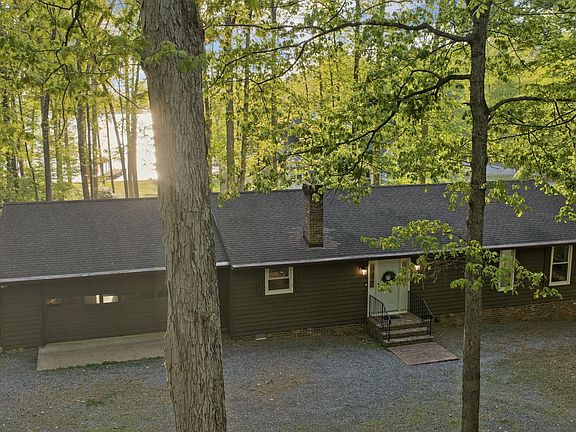 2nd image of 154 Becky Ct