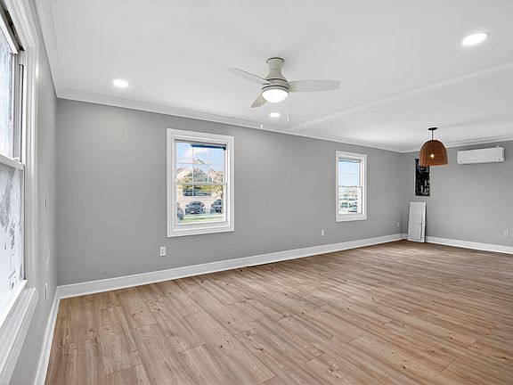 5th image of 1720 Simpson Ave #1720