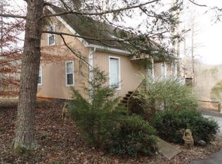 659 Yoakum Hollow Rd, Jacksboro, TN 37757