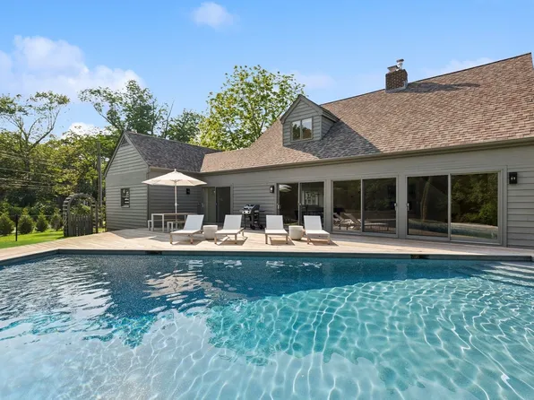 34 Floyd St, East Hampton, NY 11937