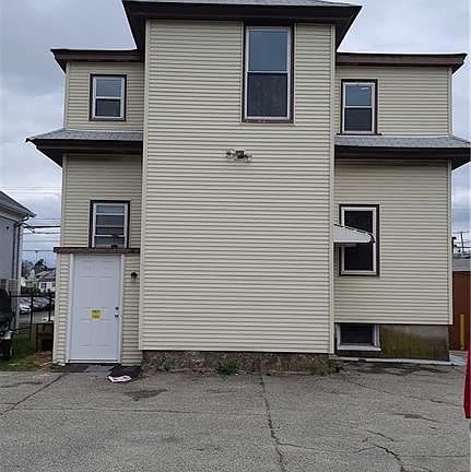 2nd image of 618 Reservoir Ave