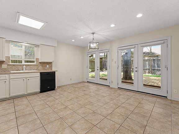 4th image of 4823 Gray Fox Dr