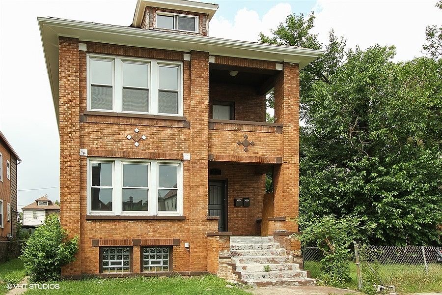 1st image of 8208 S Escanaba Ave #2