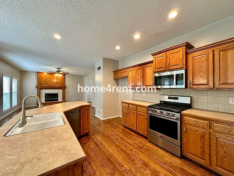 17825 W 160th St — Photo 23
