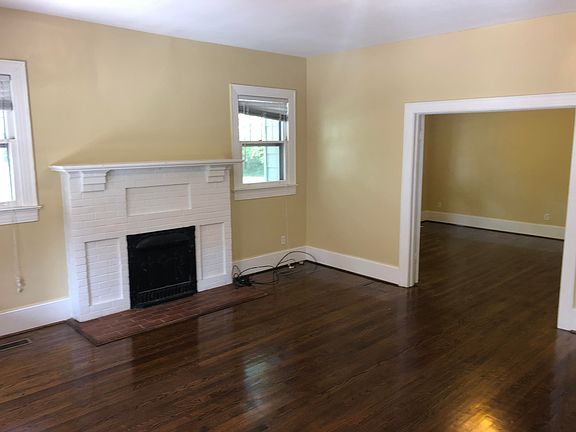 3rd image of 609 S Elm St