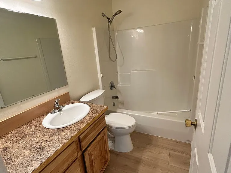 607 Desta St — Photo 17