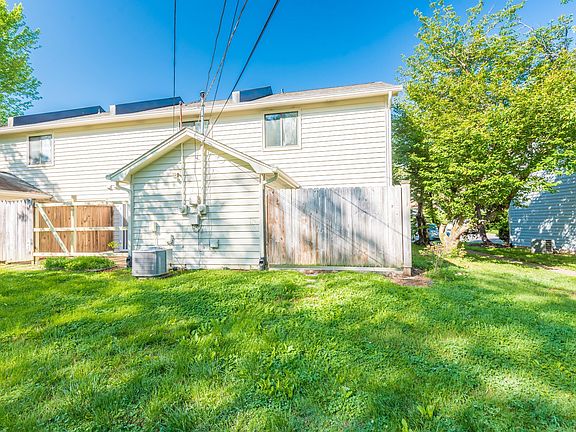2nd image of 114 Ladbrook Ln #0
