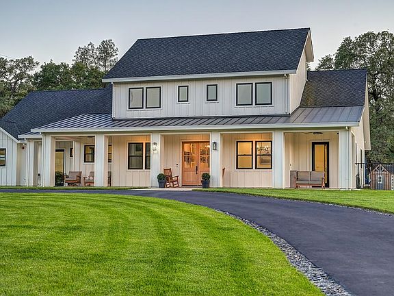 4th image of 2201 Deer Valley Rd