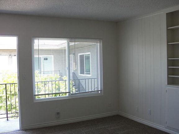 2nd image of 4415 Hamilton St #13