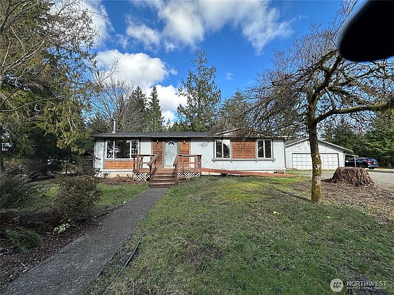 2nd image of 240 NE Chinook Drive