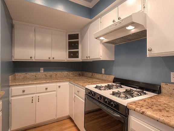 5th image of 2700 Cahuenga Blvd E APT 4206