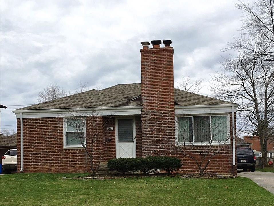 1st image of 1735 Longwood Dr