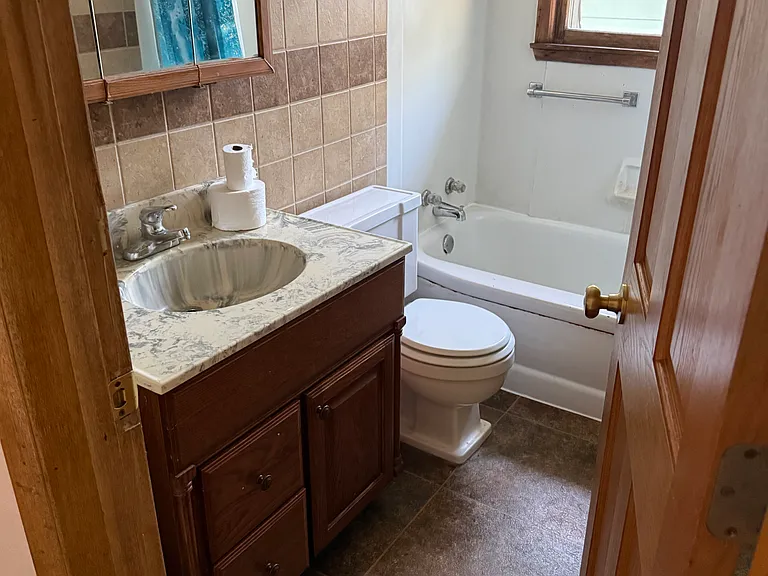 1300 S Blauvelt Ave — Photo 27
