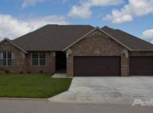 1614 N Waterstone Ave, Springfield, MO 65802