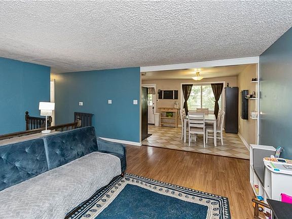 3rd image of 3150 Ellen Dr
