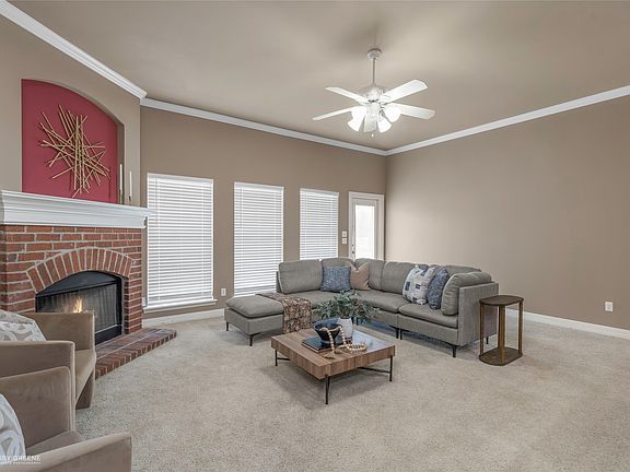 4th image of 2110 Sweet Bay Cir