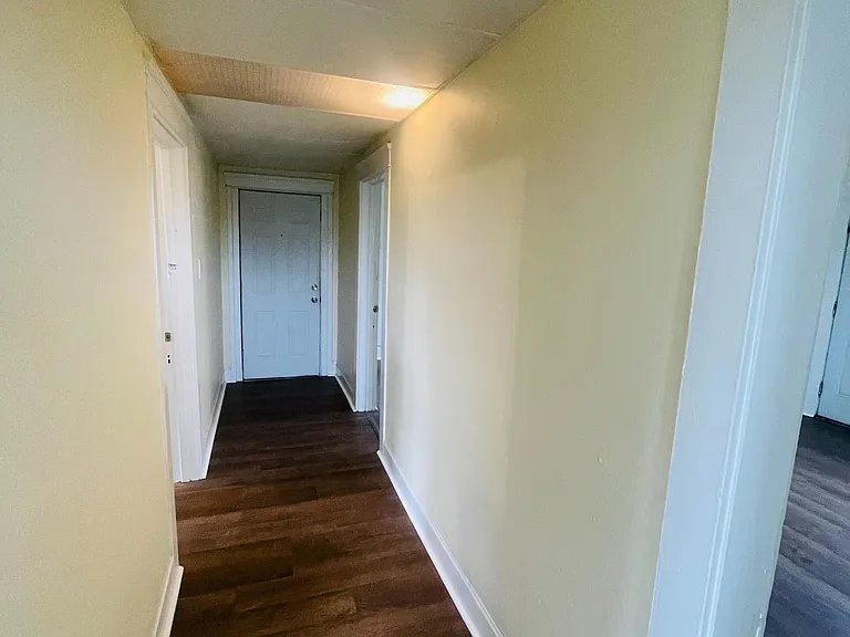 537 E Washington St #3 — Photo 9