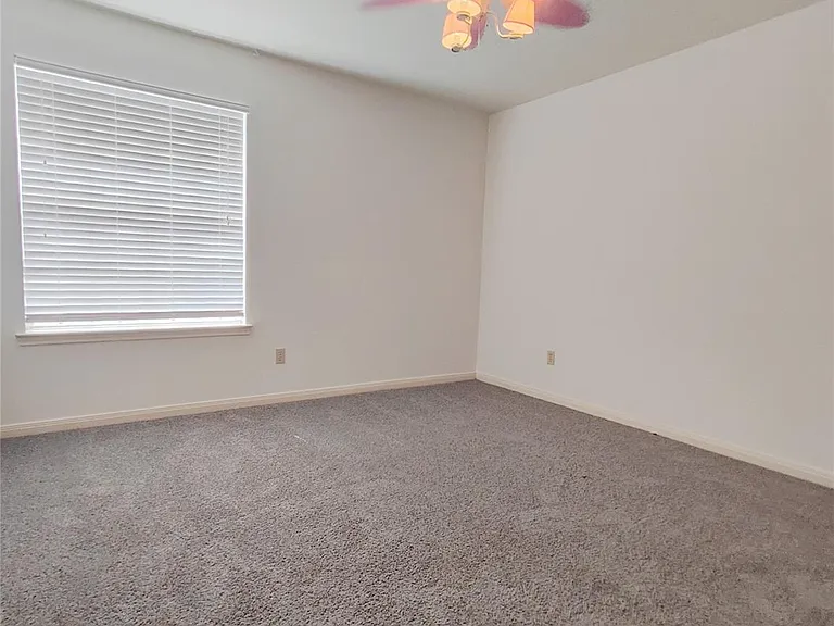 5019 Greenriver Valley Dr — Photo 14