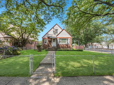 7904 268th Street, Glen Oaks, NY, 11004