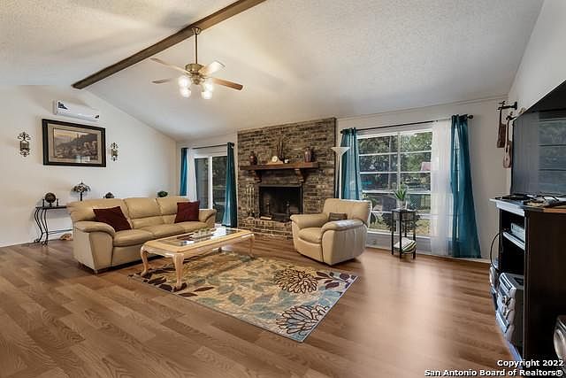 1st image of 1414 Canary Ln