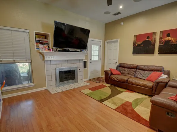 1003 Brittany Dr, Denton, TX 76209