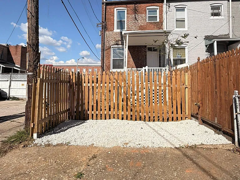 2631 W Cold Spring Ln — Photo 18