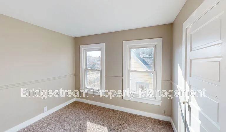 2029 Brookline Ave — Photo 7