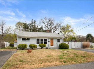 15 Hatfield St, North Kingstown, RI 02852