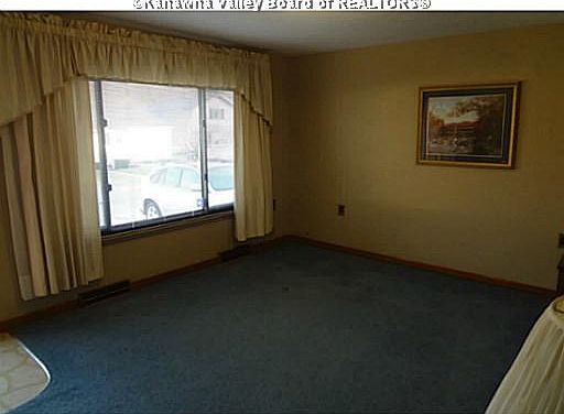 4th image of 66 Hagley Dr