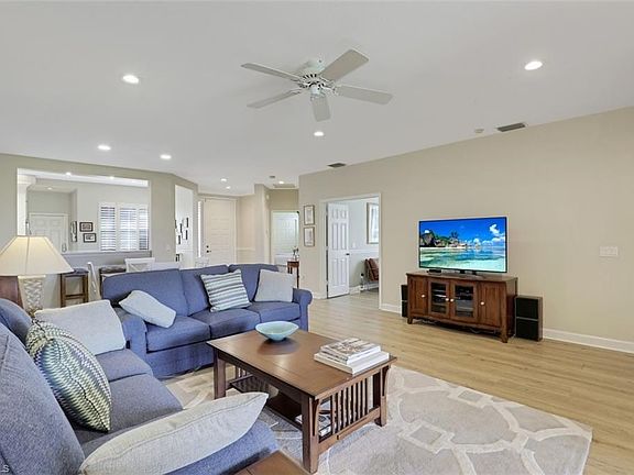 4th image of 25110 Goldcrest Dr APT 211