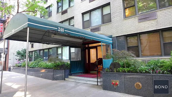 Rented by Bond New York | media 8