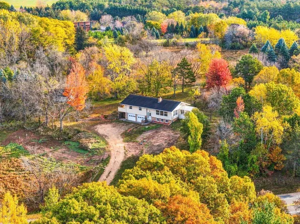 427 N Glover Rd, Hudson, WI 54016