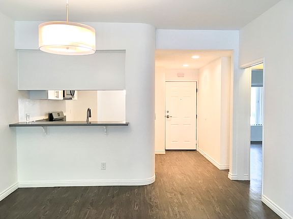 4th image of 1550 Amherst Ave APT 307