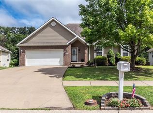 3113 Morton Ln, Saint Joseph, MO 64506
