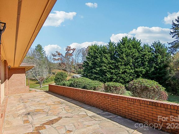 2nd image of 319 Ivy Hill Dr