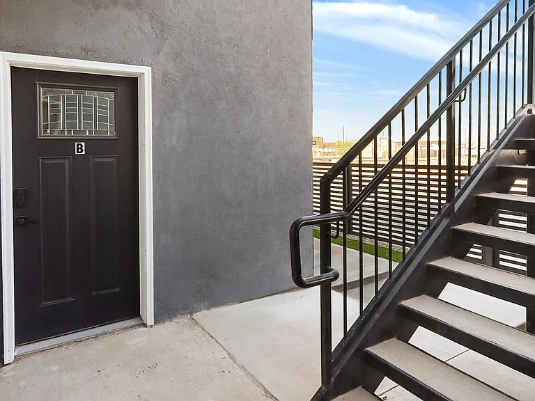 3334 Lincoln Ave — Photo 6