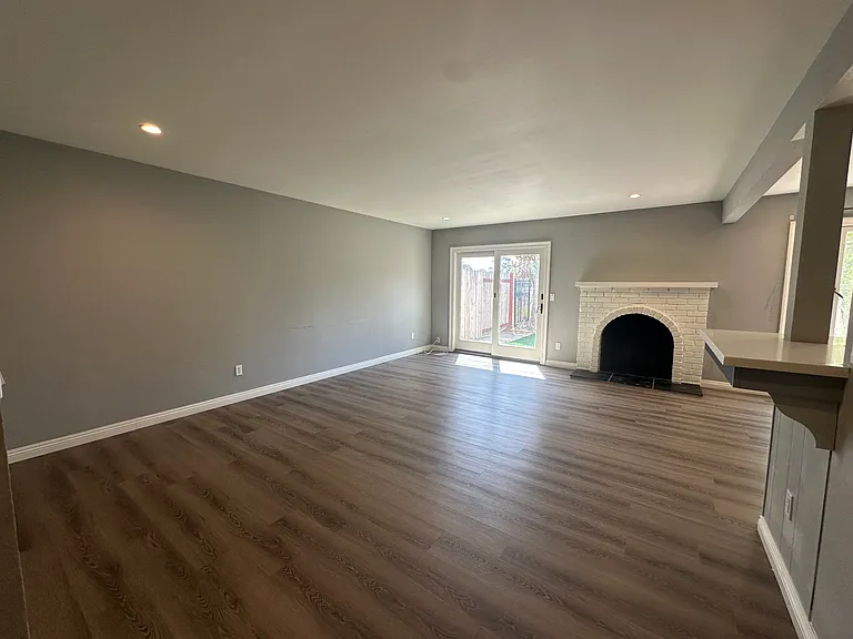 9821 Genesee Ave — Photo 3