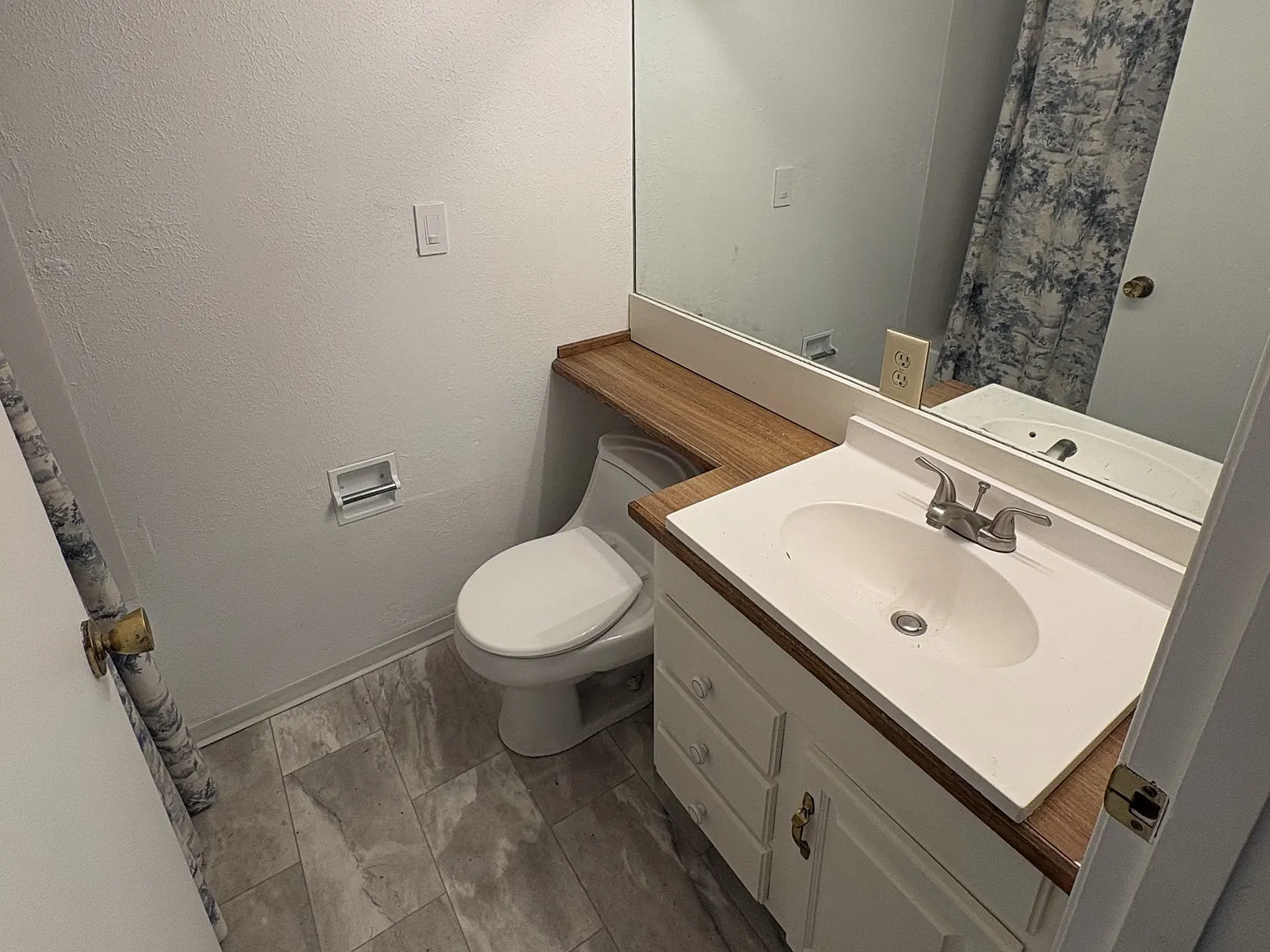 1 bed, 700 sqft, $1,700 — Photo 4