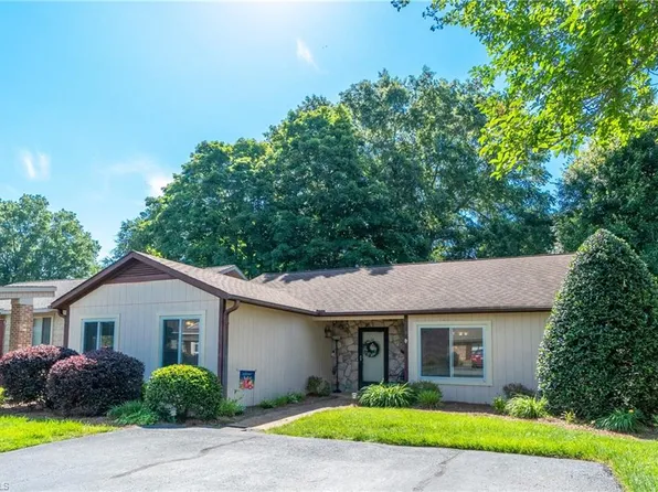 136 Fairway Dr, Bermuda Run, NC 27006