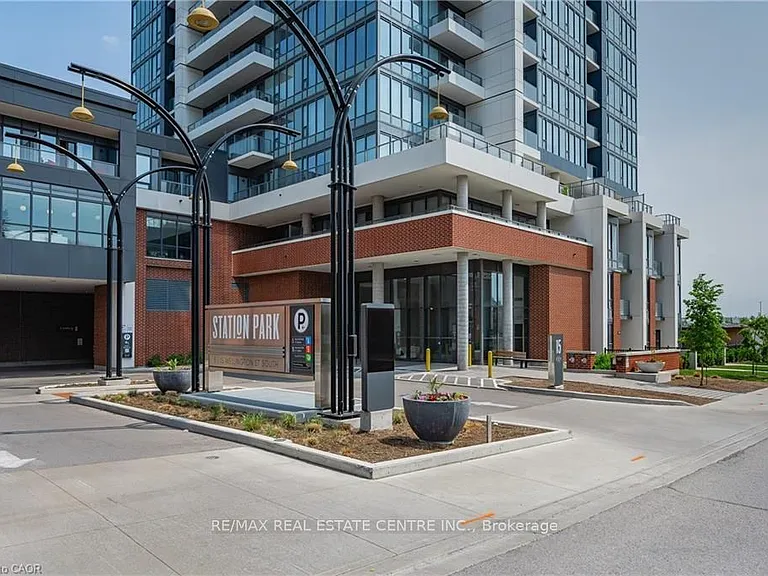 15 Wellington St S #2602 — Photo 5