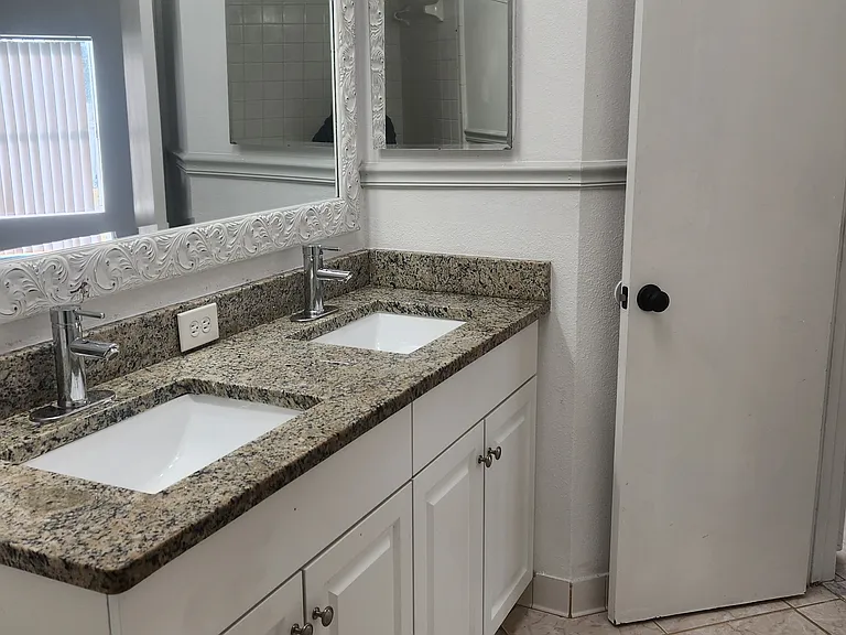 324 Woodbay Ct — Photo 6