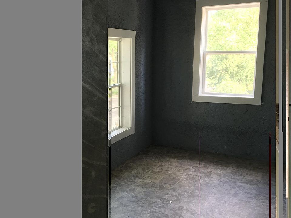 1st image of 401 Morgan Ave N #1